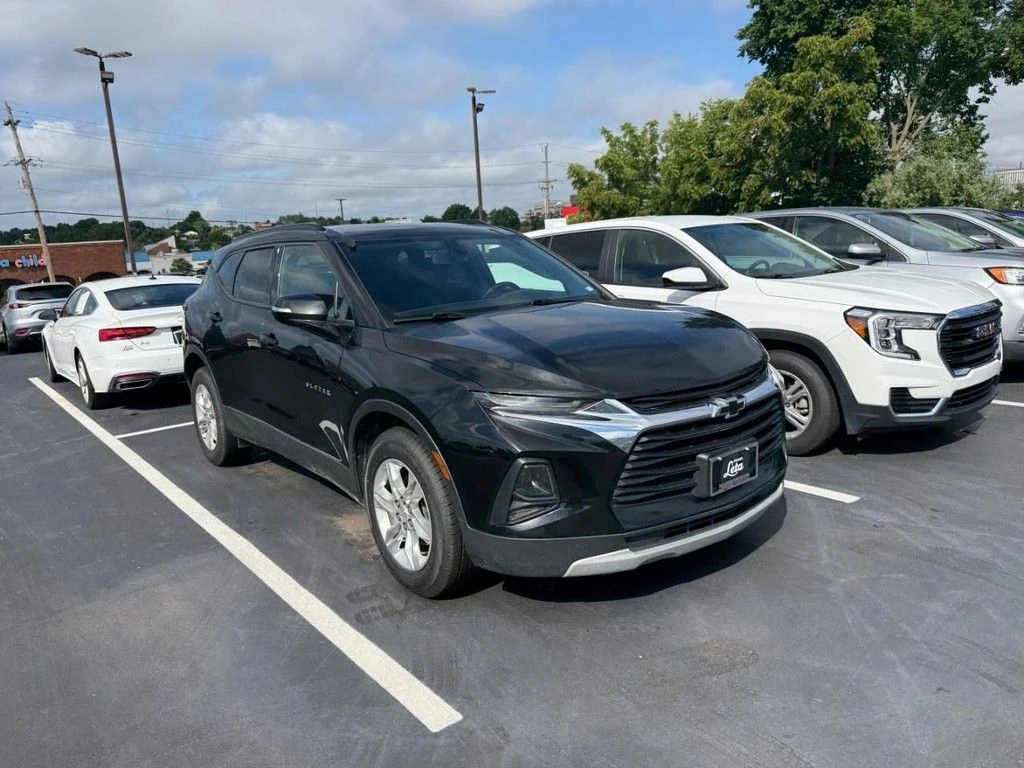 Used 2020 Chevrolet Blazer 2LT with VIN 3GNKBCRS8LS618504 for sale in Bridgeton, MO