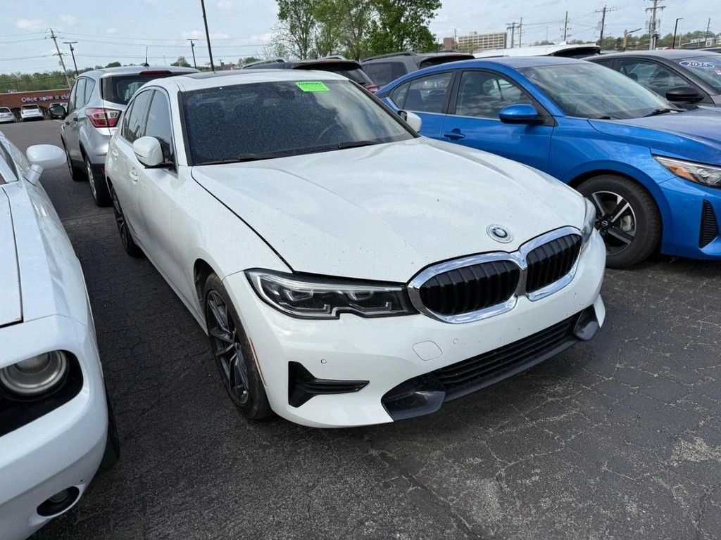 2020 BMW 3 Series 330i xDrive Sedan's photo
