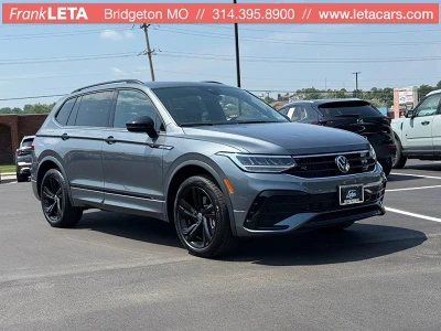 2024 Volkswagen Tiguan SE R-LINE BLACK's photo