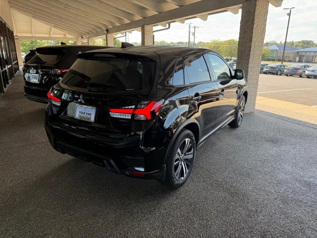 2025 Mitsubishi Outlander Sport ES photo 2