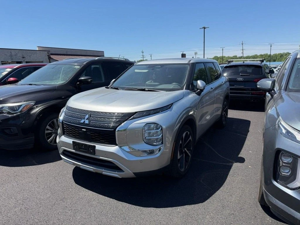 2024 Mitsubishi Outlander SE S-AWC's photo