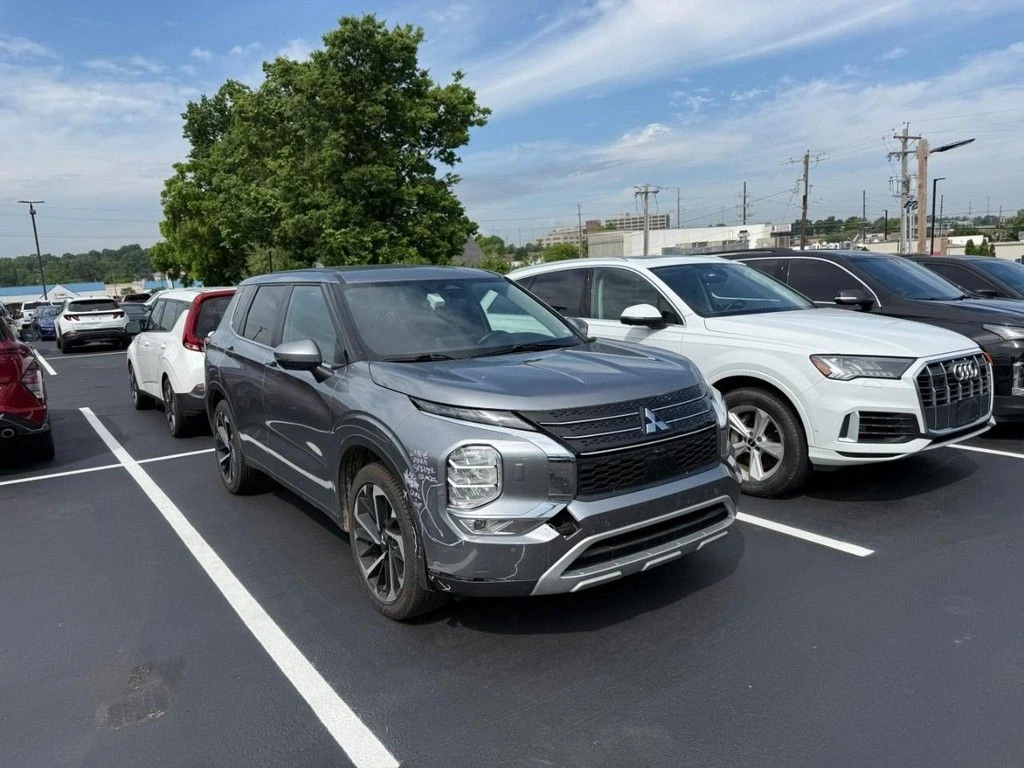 2024 Mitsubishi Outlander SE S-AWC's photo