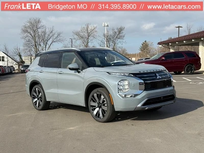 2026 Mitsubishi Outlander SEL's photo