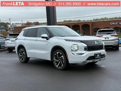 2024 Mitsubishi Outlander Plug-in Hybrid SEL's photo