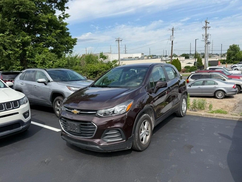 Used 2020 Chevrolet Trax LS with VIN KL7CJKSB3LB344884 for sale in Bridgeton, MO