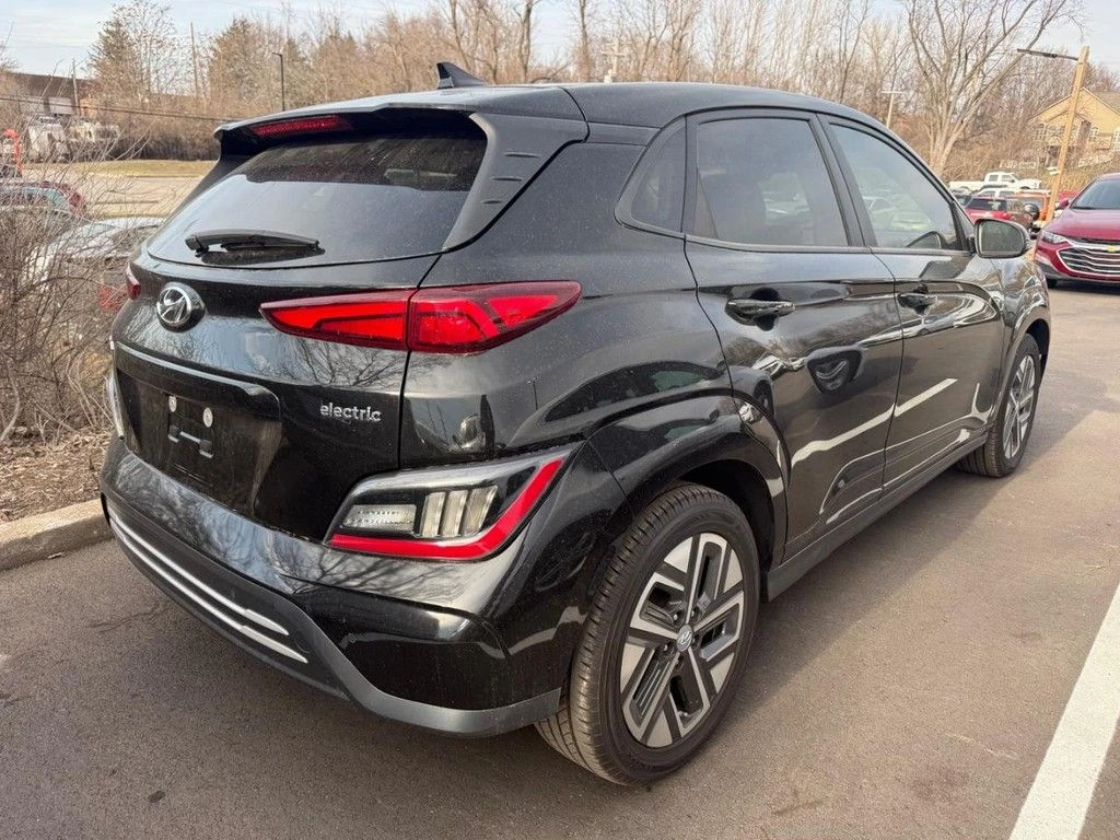 Used 2022 Hyundai Kona EV Limited with VIN KM8K53AG7NU144003 for sale in Bridgeton, MO