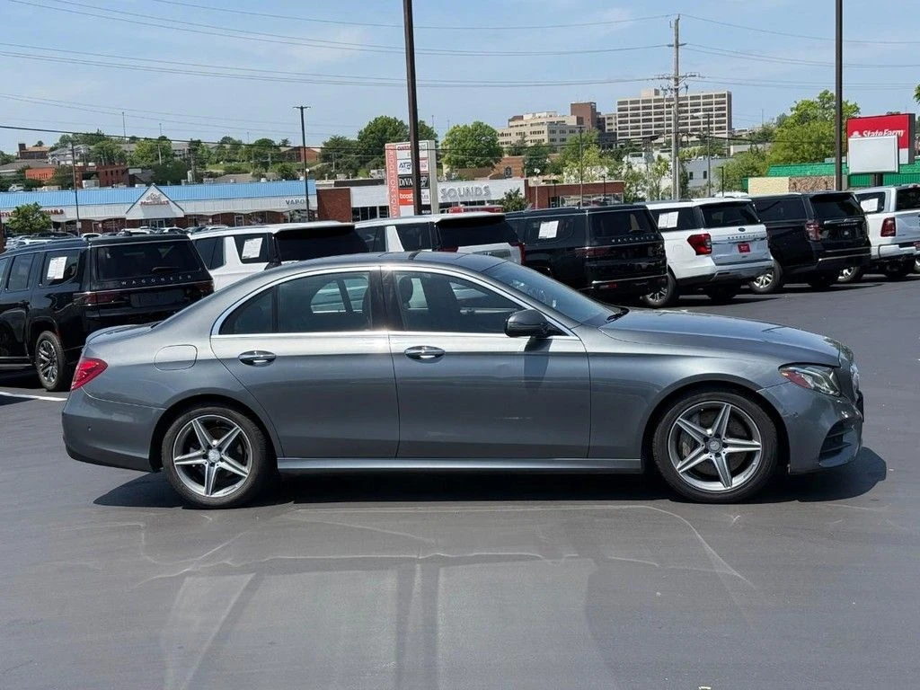 2017 Mercedes-Benz E-Class E300 4MATIC's photo