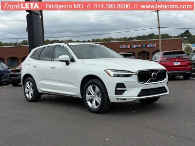 2022 Volvo XC60 Momentum's photo