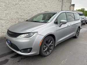 2020 Chrysler Pacifica at Default Company in City, CT