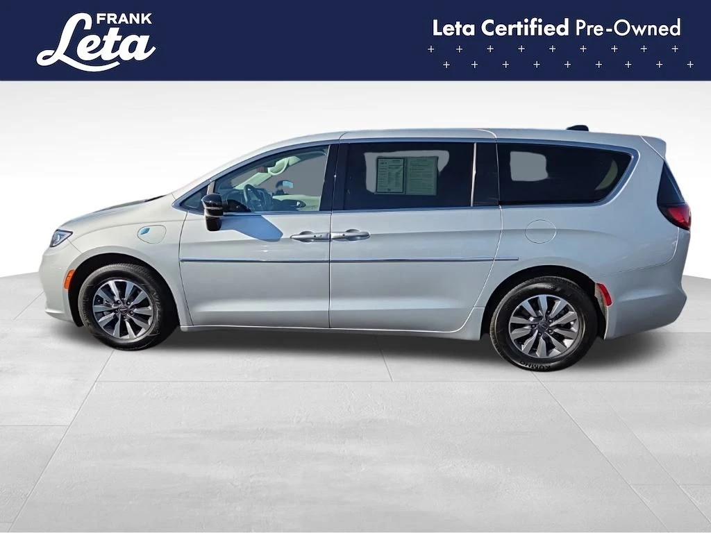 2024 Chrysler Pacifica Hybrid photo 4