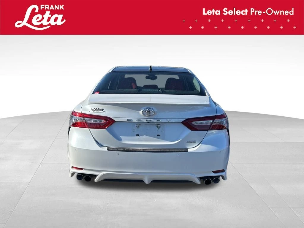 2018 Toyota Camry XSE photo 2