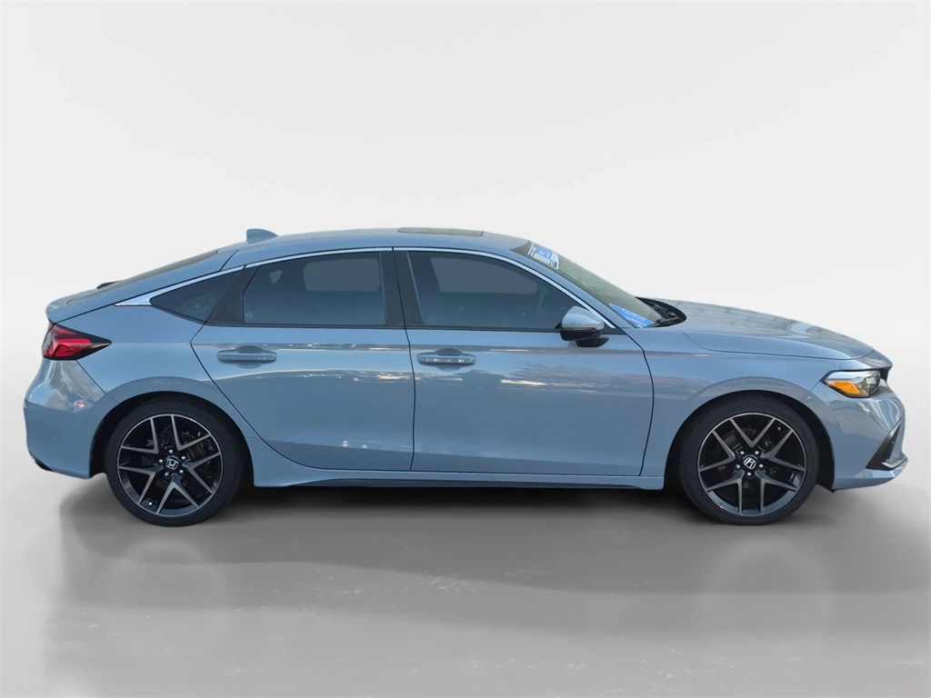 2022 Honda Civic Sport Touring photo 3