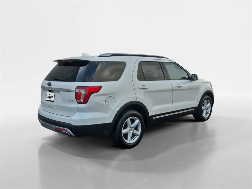 2016 Ford Explorer XLT photo 4