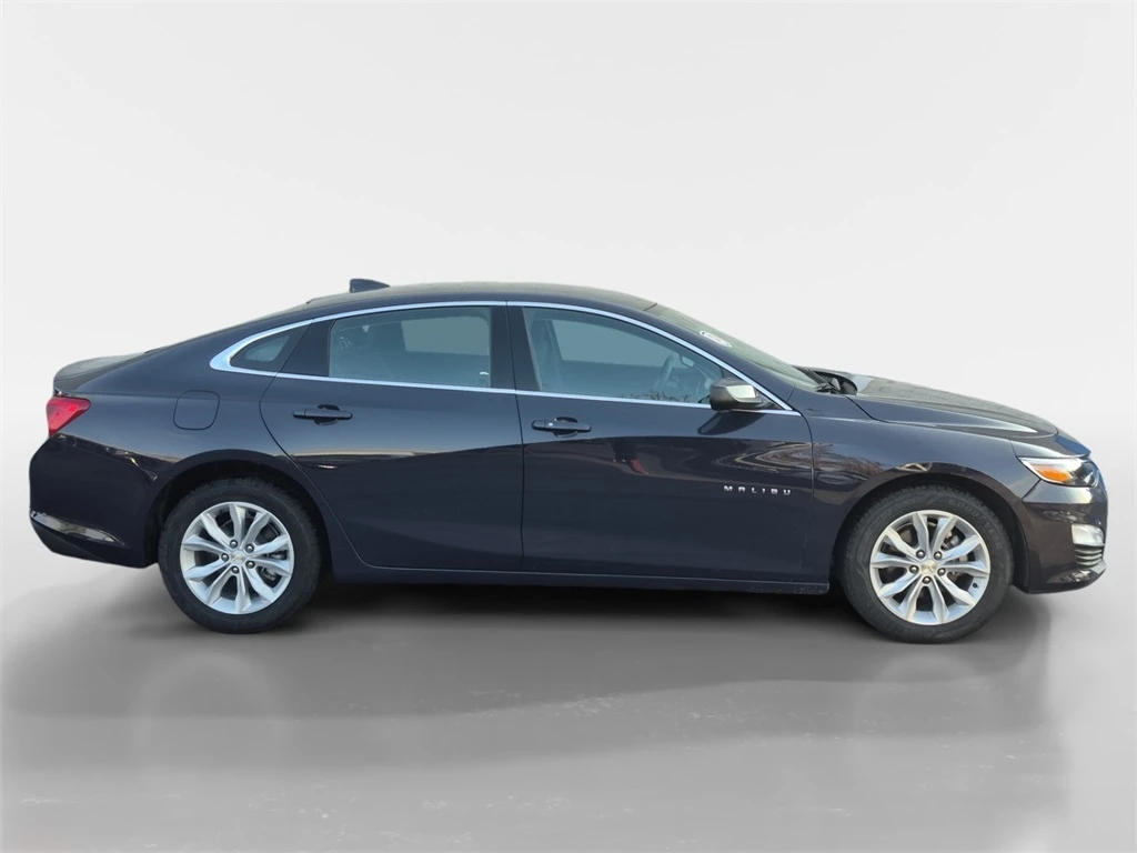 2025 Chevrolet Malibu 1LT photo 2