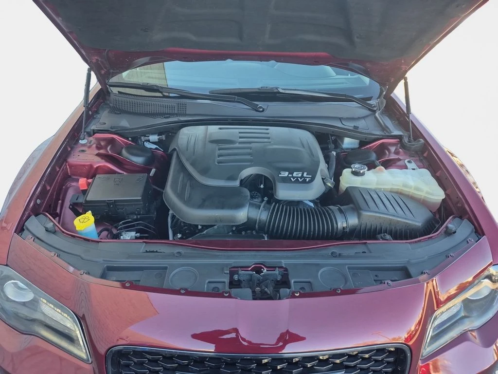 2022 Chrysler 300 Touring - Photo 22