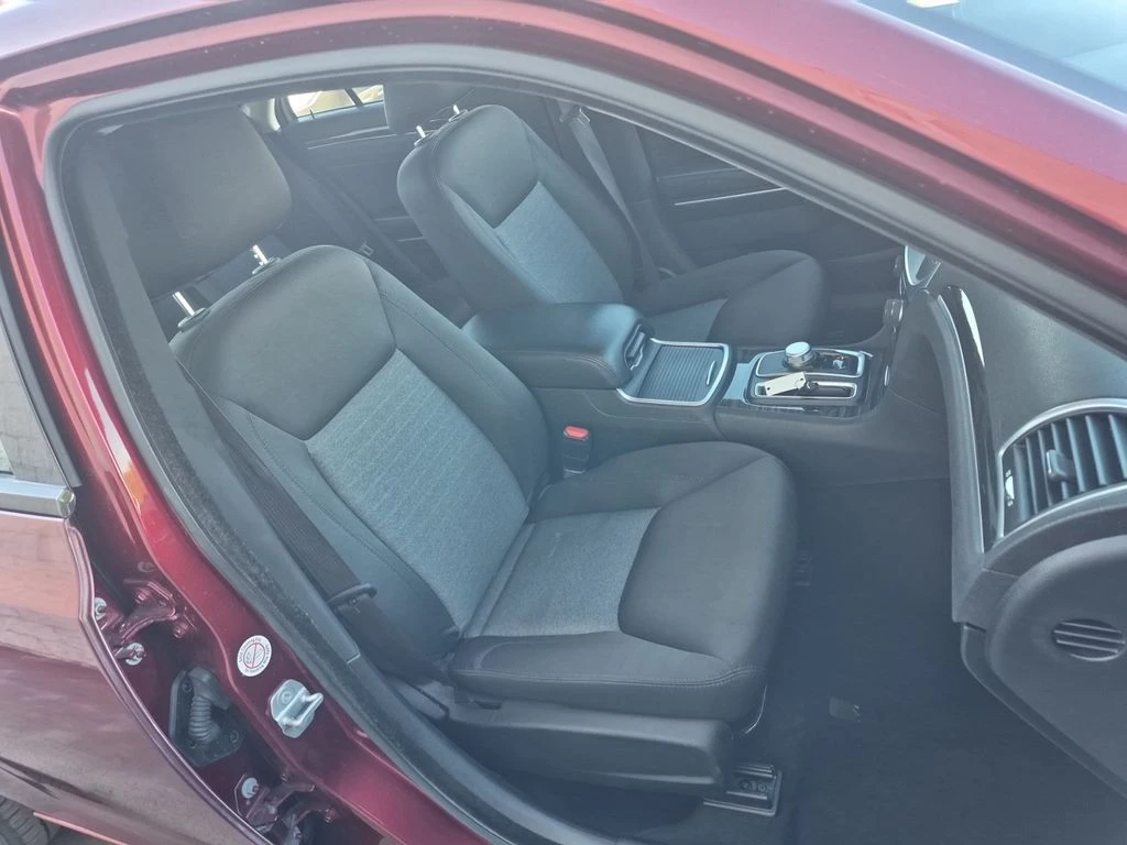 2022 Chrysler 300 Touring - Photo 16