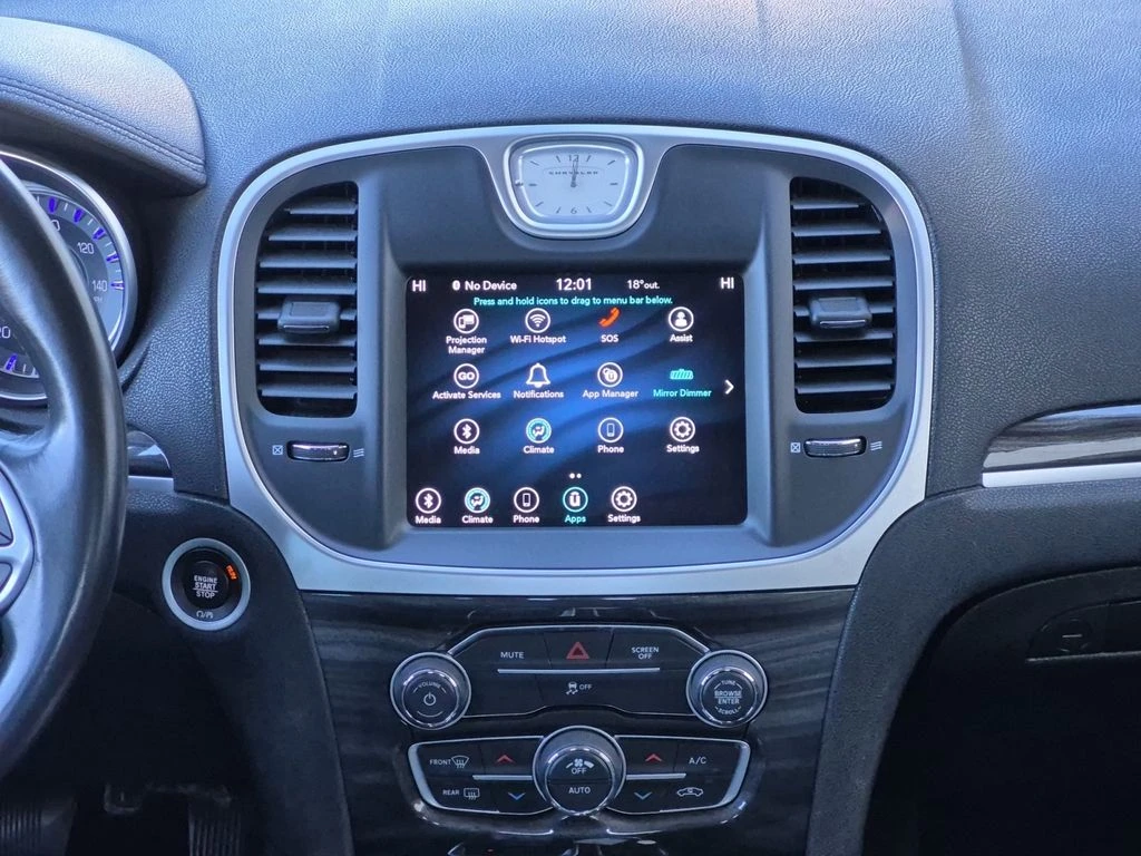 2022 Chrysler 300 Touring - Photo 8