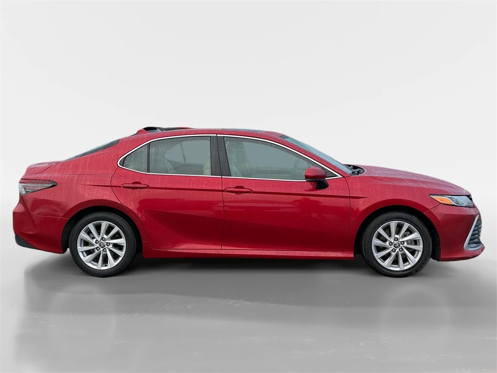 2023 Toyota Camry LE photo 3