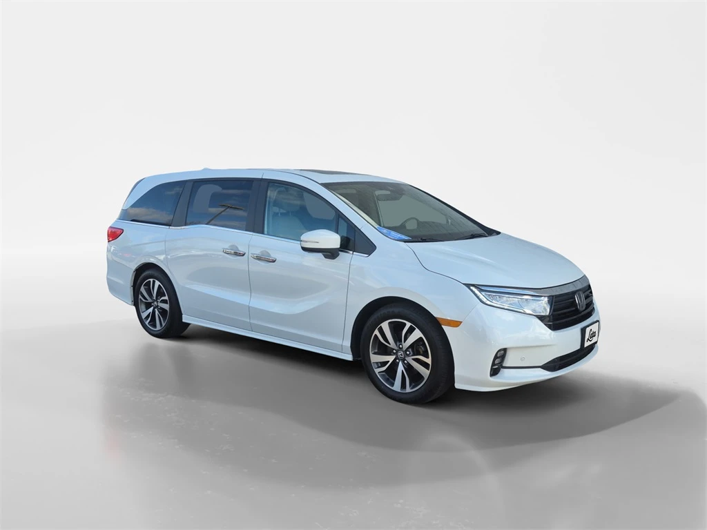 2022 Honda Odyssey Touring photo 2