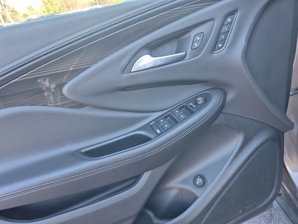 2019 Buick Envision Essence - Photo 19