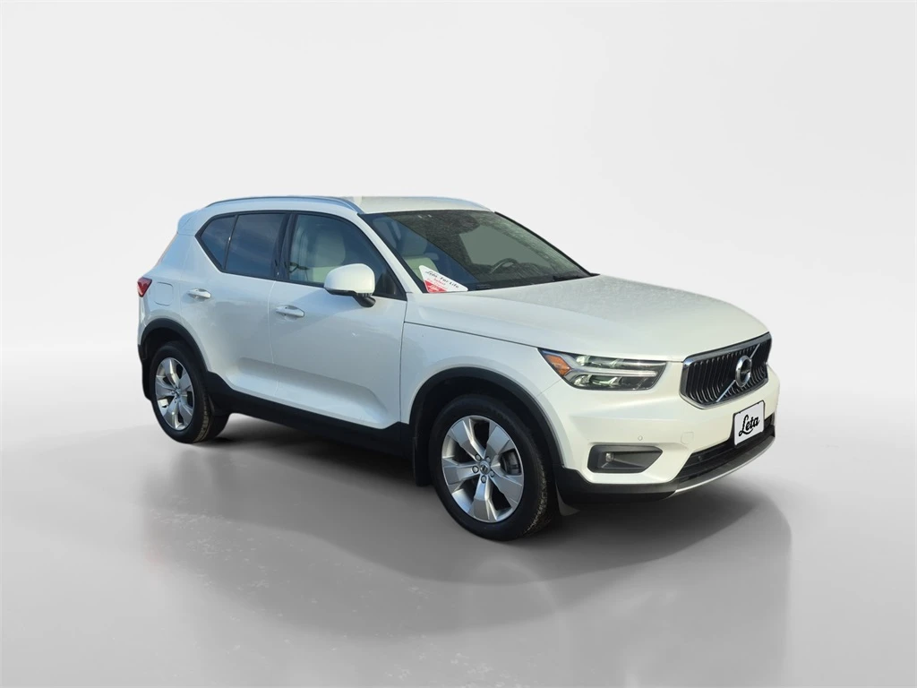 2022 Volvo XC40