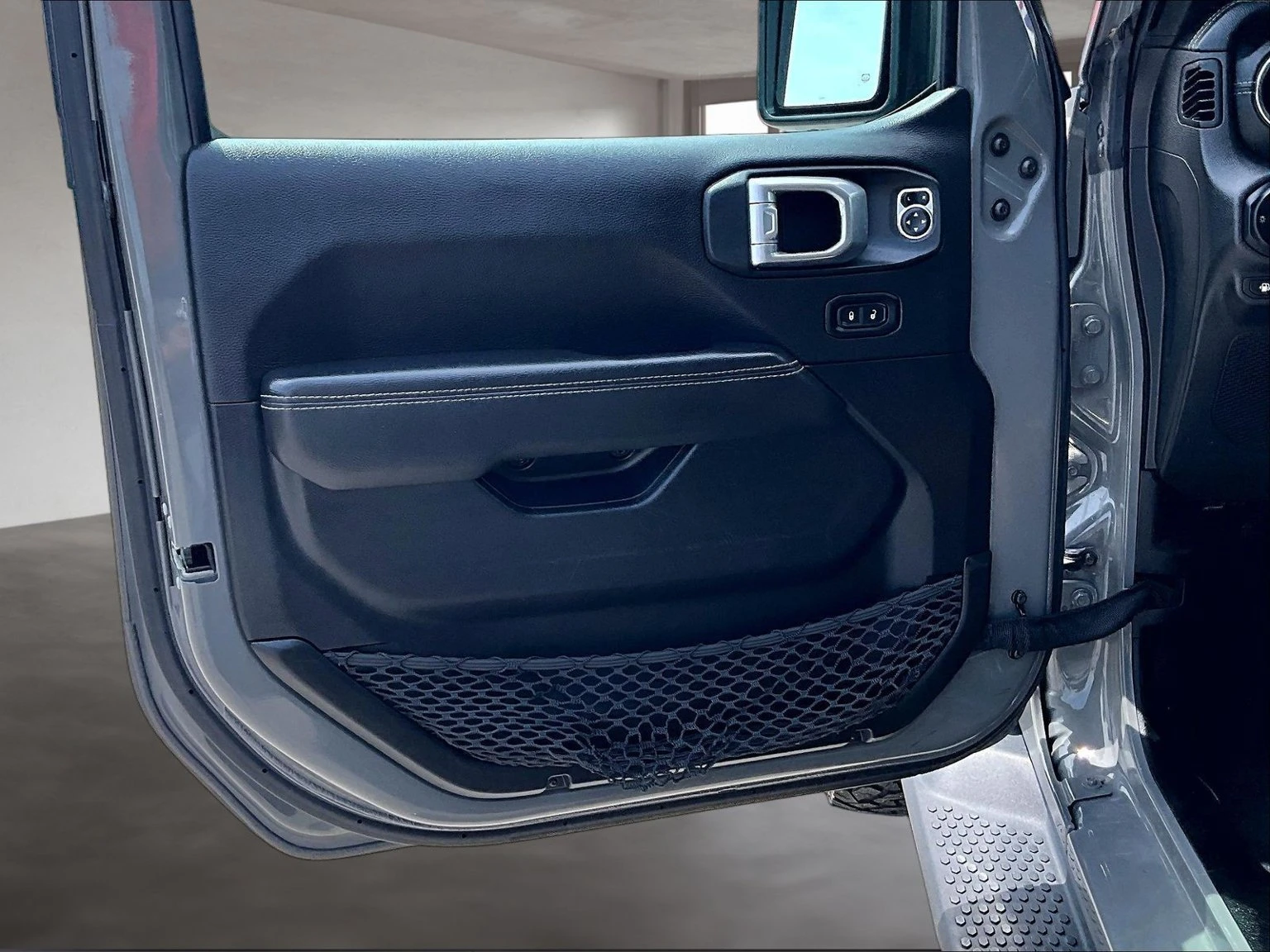 2022 Jeep Wrangler Unlimited Sahara 4XE - Photo 23