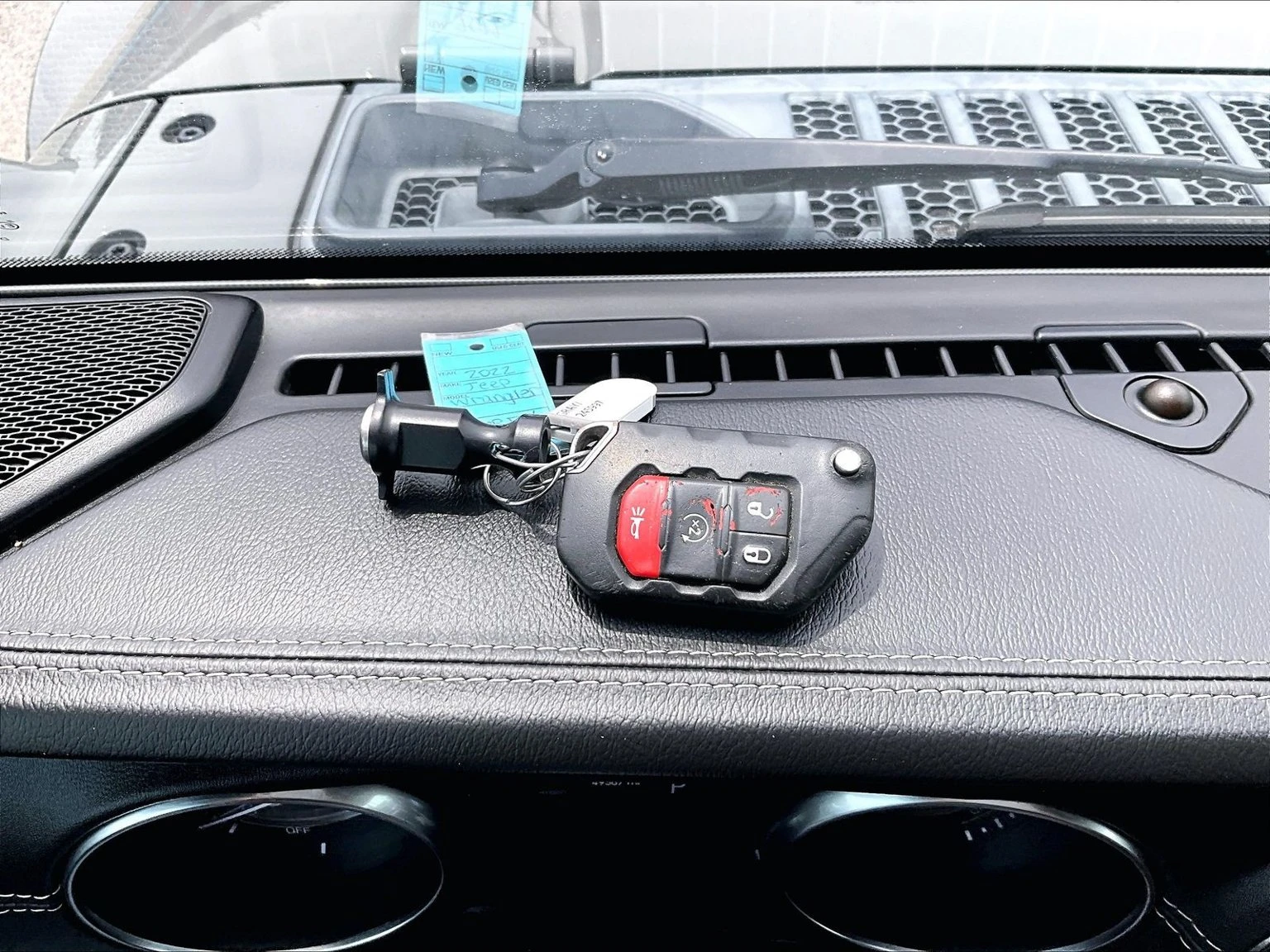 2022 Jeep Wrangler Unlimited Sahara 4XE - Photo 11