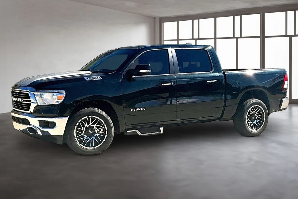 2019 RAM 1500 Big Horn/Lone Star 4x4 Crew Cab 5'7's photo
