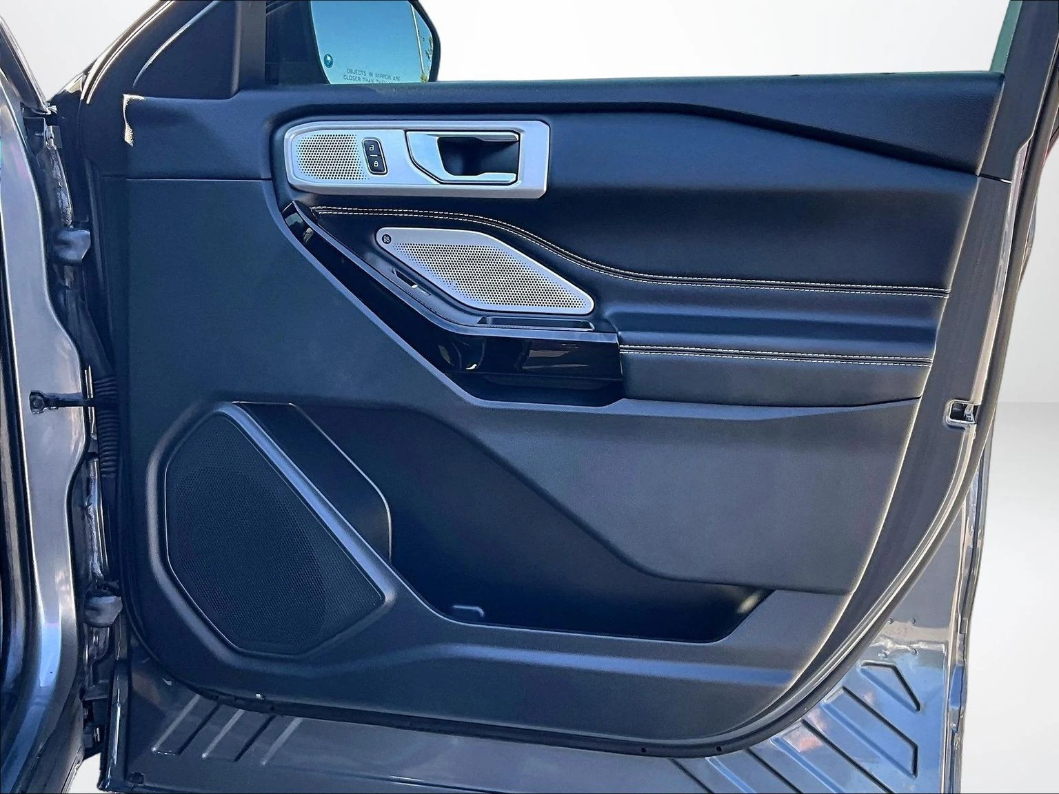 2022 Ford Explorer ST - Photo 24