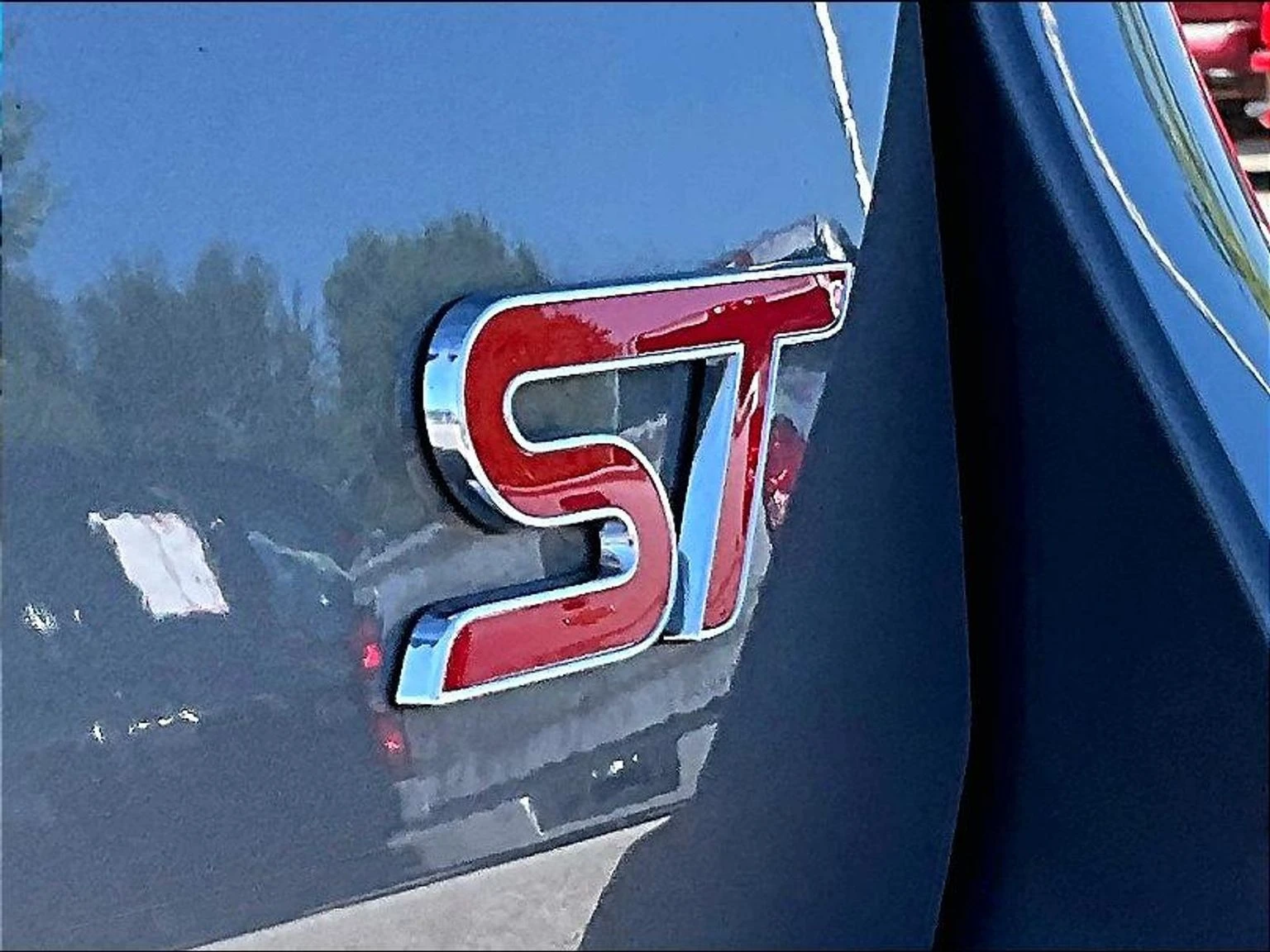 2022 Ford Explorer ST - Photo 8