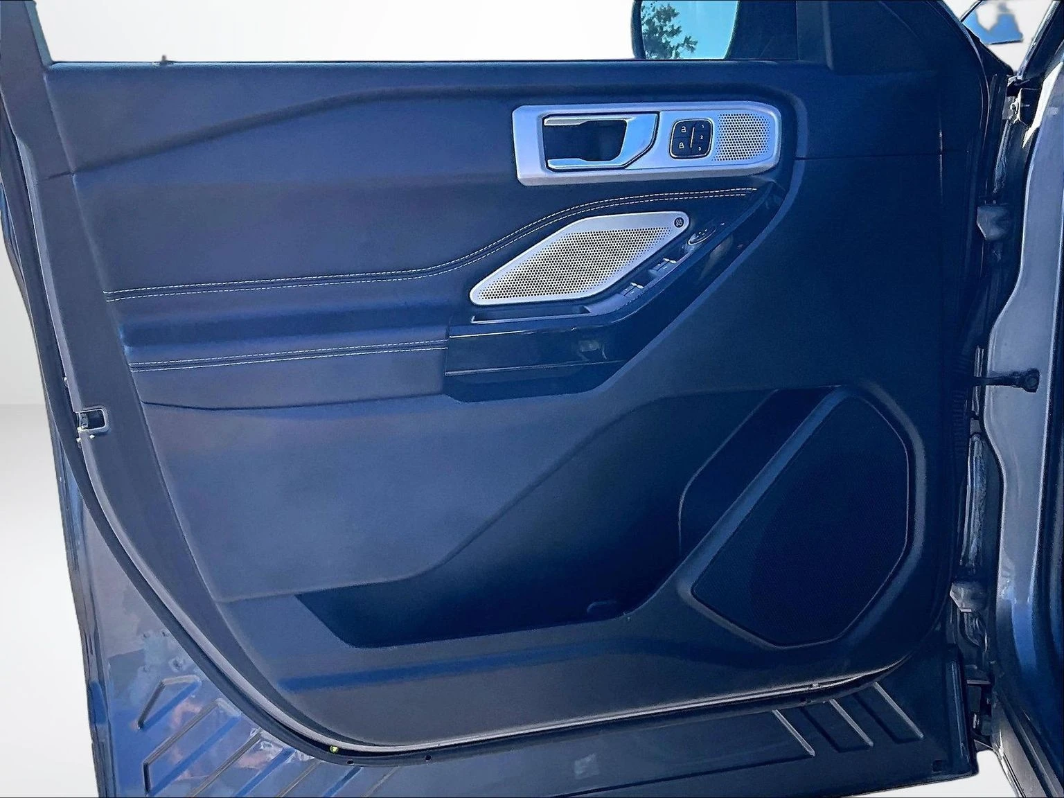 2022 Ford Explorer ST - Photo 23