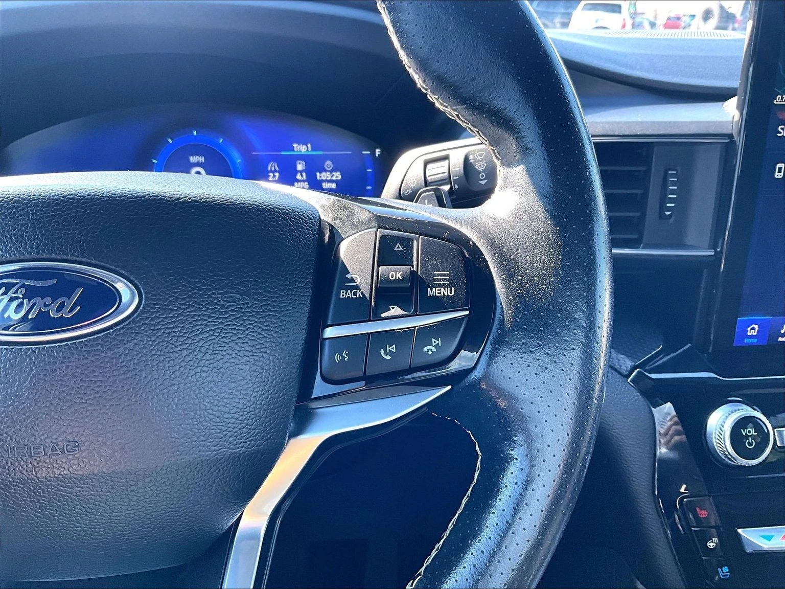 2022 Ford Explorer ST - Photo 19