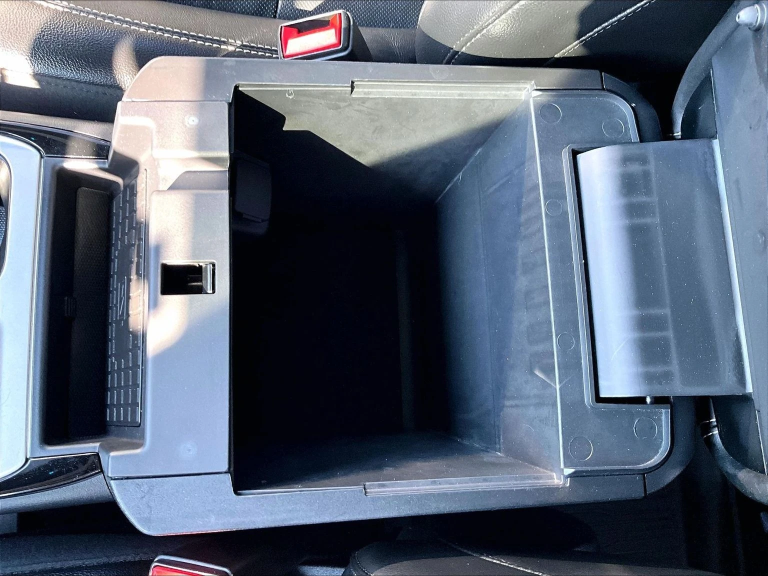 2022 Ford Explorer ST - Photo 33