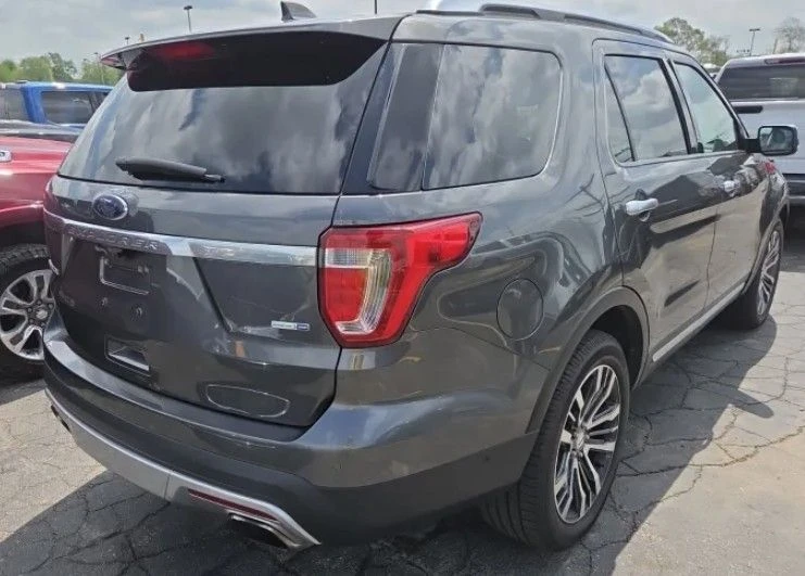 2017 Ford Explorer Platinum 4WD's photo