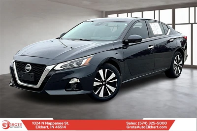 2021 Nissan Altima SL's photo