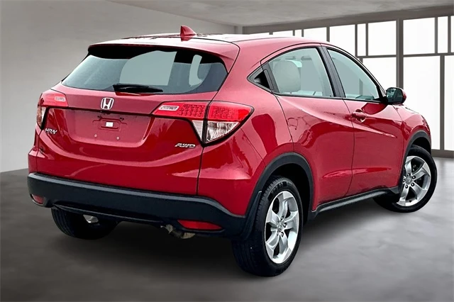 2016 Honda HR-V LX photo 3