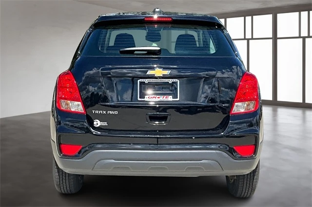 2020 Chevrolet Trax LS photo 4