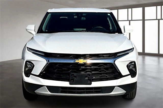 2023 Chevrolet Blazer 2LT photo 3