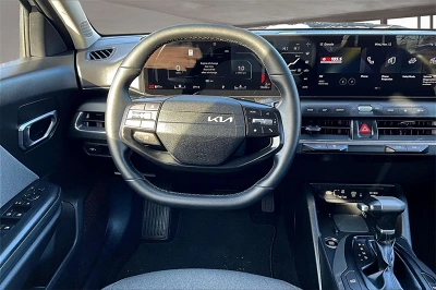 2025 Kia K4 EX's photo
