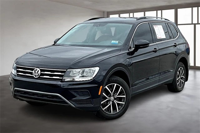 Used 2019 Volkswagen Tiguan SE with VIN 3VV2B7AX5KM199412 for sale in Fort Wayne, IN