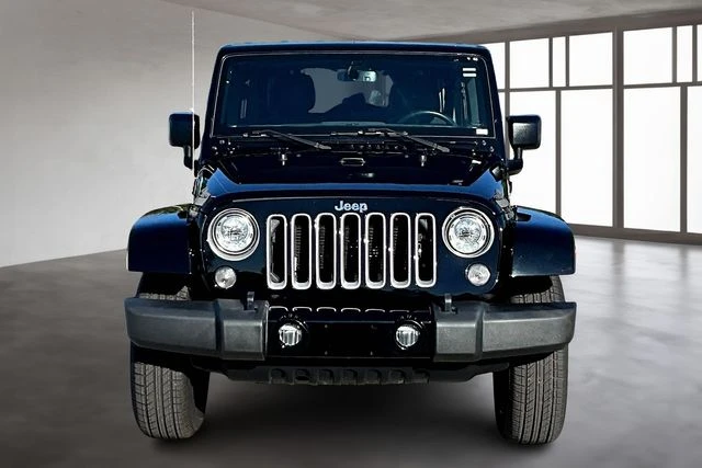 2017 Jeep Wrangler Unlimited Sahara photo 4