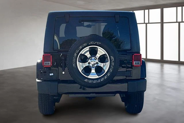 2017 Jeep Wrangler Unlimited Sahara photo 5