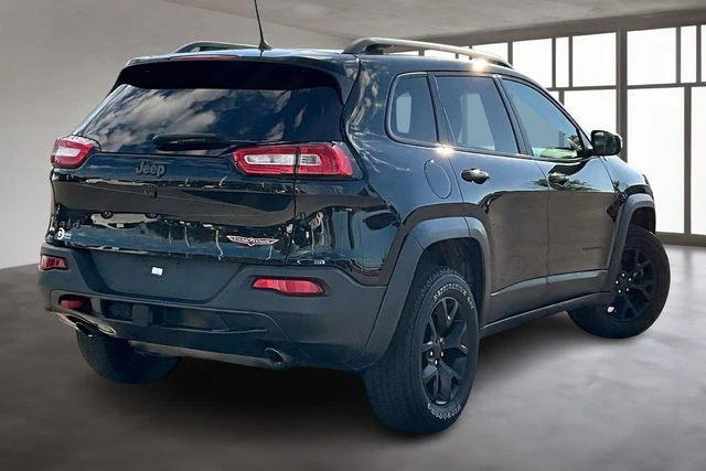 2018 Jeep Cherokee Trailhawk photo 3