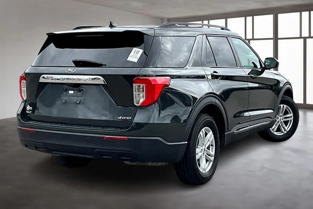 2023 Ford Explorer XLT photo 3