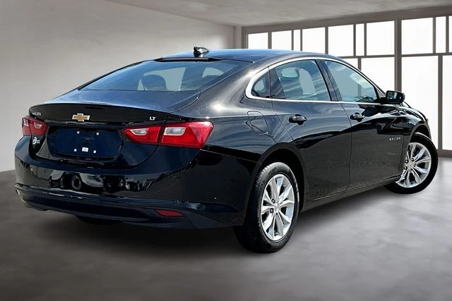 2024 Chevrolet Malibu 1LT photo 3