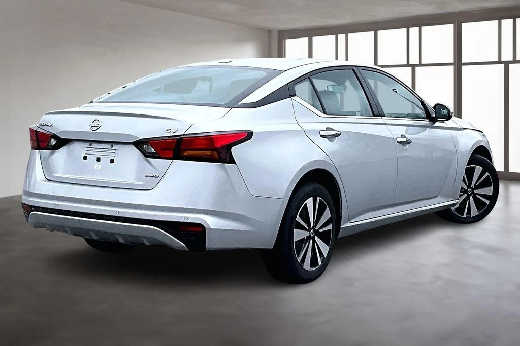 2022 Nissan Altima 2.5 SV photo 3