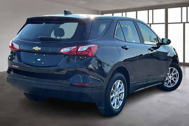 2020 Chevrolet Equinox LS photo 3