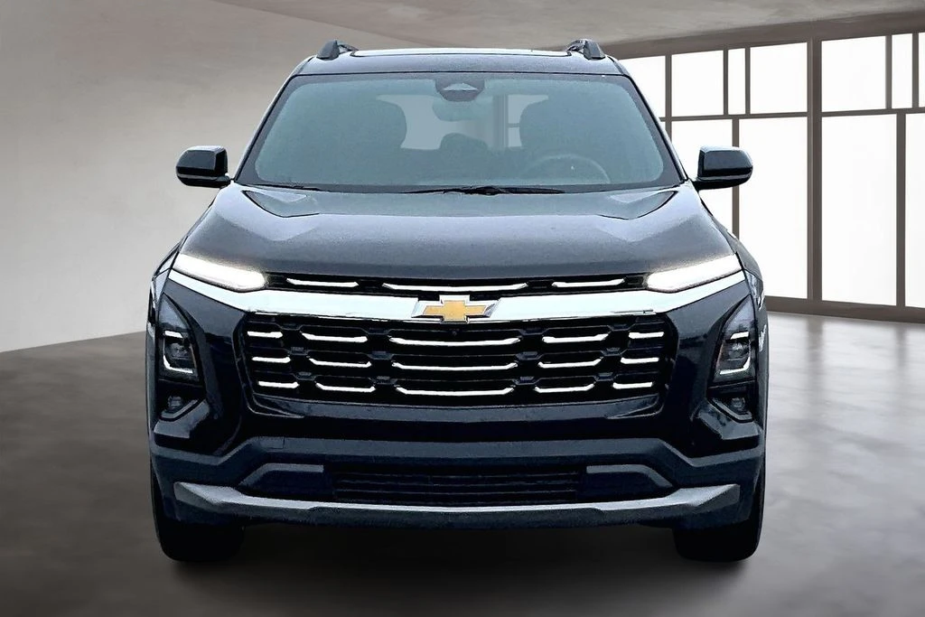 2025 Chevrolet Equinox LT photo 3