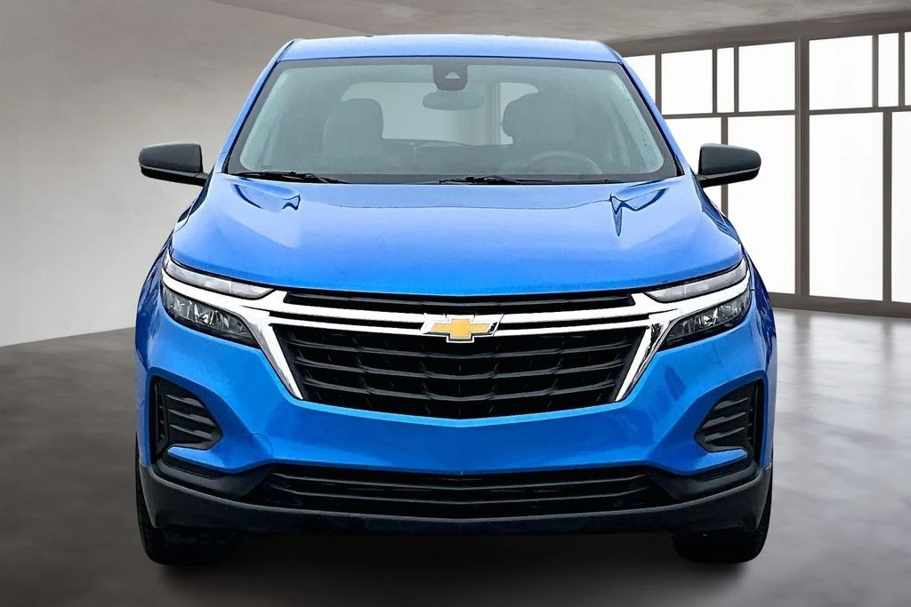 2024 Chevrolet Equinox LS photo 2
