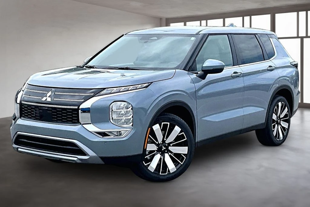 2026 Mitsubishi Outlander SE FWD's photo